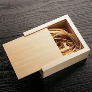 Wooden USB memory stick packaging